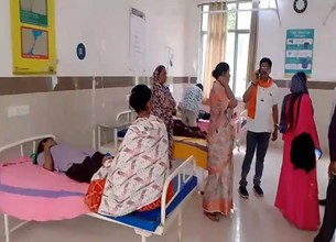 छात्रावास में 15 छात्राएं बीमार, फूड पॉइजनिंग की आशंका; 4 अस्पताल में भर्ती