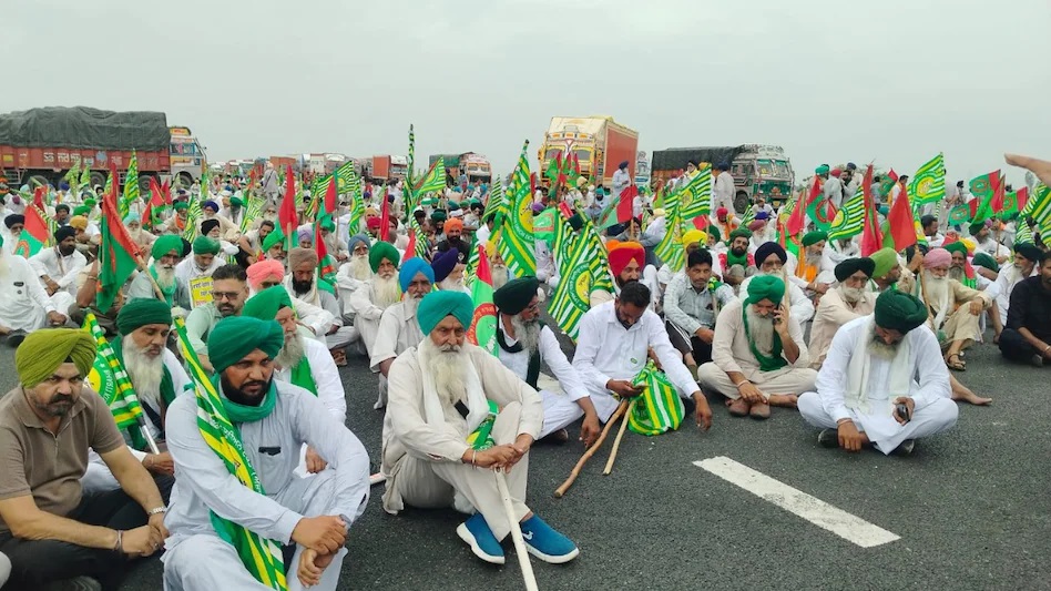 दिल्ली कूच से पहले किसानों की दो मांगें मंजूर, सरकार से बातचीत के बाद बदली रणनीति