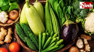 Healthy Monsoon Diet: बारिश में कौन-सी सब्जियां सुरक्षित हैं और किनसे बनानी चाहिए दूरी? जानिए एक्सपर्ट टिप्स