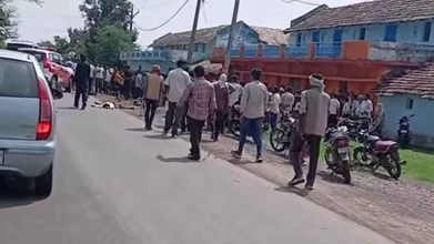 NARSINGPUR NEWS : नरसिंहपुर में खून से लाल हुई सड़क ! 3 मजदूरों को ट्रक ने रौंदा, हुई मौत, आरोपी की तलाश में जुटी पुलिस 