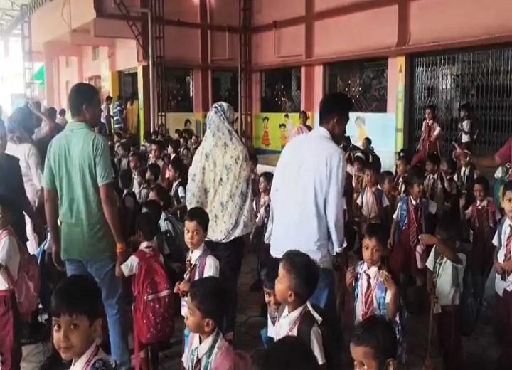 महंगी किताबों पर बवाल! निजी स्कूलों के खिलाफ अभिभावकों ने खोला मोर्चा