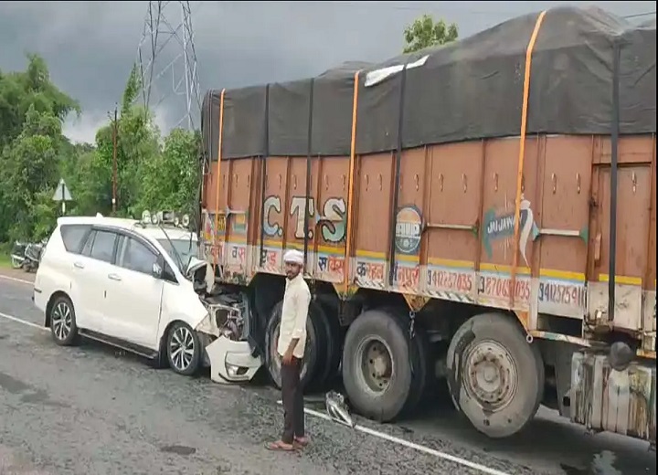 भाजपा प्रदेश अध्यक्ष किरण सिंह देव की कार का एक्सीडेंट, झांसी मेडिकल कॉलेज में भर्ती