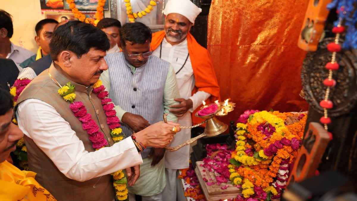 MP NEWS : गुरु पूर्णिमा पर सीएम मोहन ने प्रदेशवासियों को दी शुभकामनाएं, सांदीपनि आश्रम में की पूजा अर्चना 