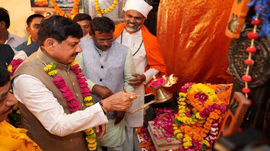 MP NEWS : गुरु पूर्णिमा पर सीएम मोहन ने प्रदेशवासियों को दी शुभकामनाएं, सांदीपनि आश्रम में की पूजा अर्चना 