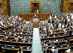 संसद में हंगामे का असर, लोकसभा दोपहर 2 बजे तक स्थगित; राज्यसभा में आज अहम विधेयक पर चर्चा
