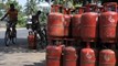 LPG सिलेंडर हुआ सस्ता, 200 रुपये से ज्यादा घटी कीमत; जानें आपके शहर में नया रेट