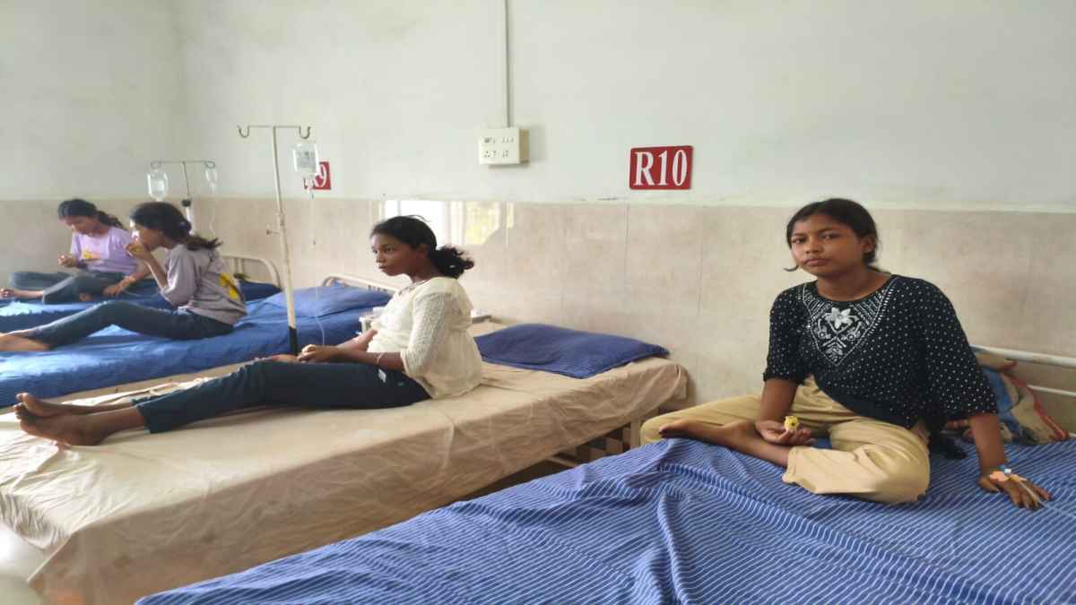BALAGHAT NEWS : सेवा भारती आश्रम के 14 बच्चों की अचानक बिगड़ी तबियत, अस्पताल में इलाज जारी, मचा हड़कप 