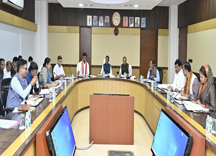 छत्तीसगढ़ कैबिनेट के 7 बड़े फैसले: AI मिशन, BEML प्लांट और नई सड़क योजना को मिली मंजूरी