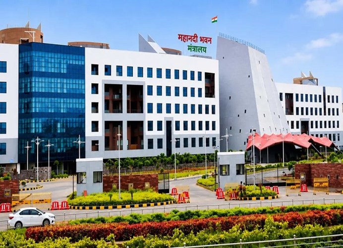 शिक्षक तबादला सूची आई सामने: 700 शिक्षकों को नई जगह मिली पोस्टिंग, 400 पर फैसला बाकी