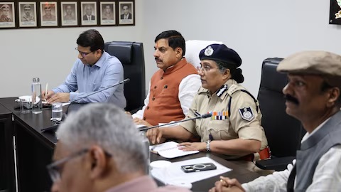 MP में बाढ़ का अलर्ट: CM मोहन यादव ने सिचुएशन रूम से लिया जायजा, 527 लोगों का रेस्क्यू