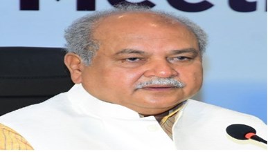 GWALIOR NEWS : ग्वालियर के SAF मैदान में शान से लहराया तिरंगा, नरेंद्र सिंह तोमर ने किया ध्वजारोहण