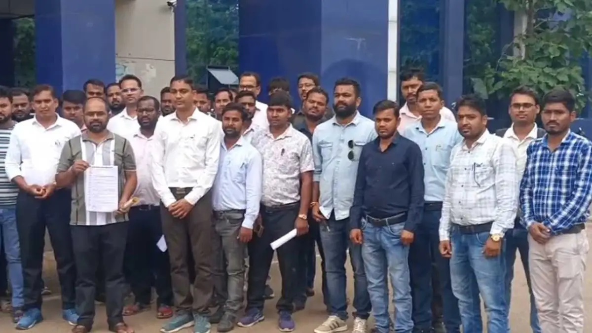 सरकारी स्कूलों के 106 वोकेशनल ट्रेनर्स की कलेक्टर से गुहार, मानदेय से नौकरी की सुरक्षा तक उठाईं ये मांगें