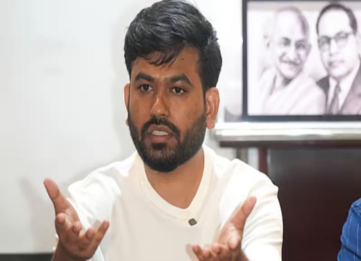 सरकारी स्कूलों की सुविधाओं और शिक्षा व्यवस्था पर उठे सवाल, कॉकरोच जनता पार्टी ने शिक्षा मंत्रियों से मांगा जवाब