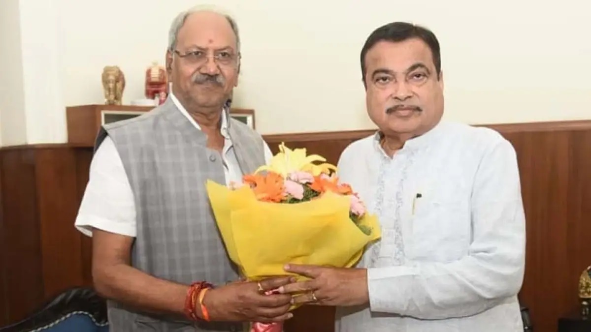 बृजमोहन अग्रवाल ने नितिन गडकरी से की मुलाकात, रायपुर के लिए 3 बड़ी सड़क परियोजनाओं की मांग
