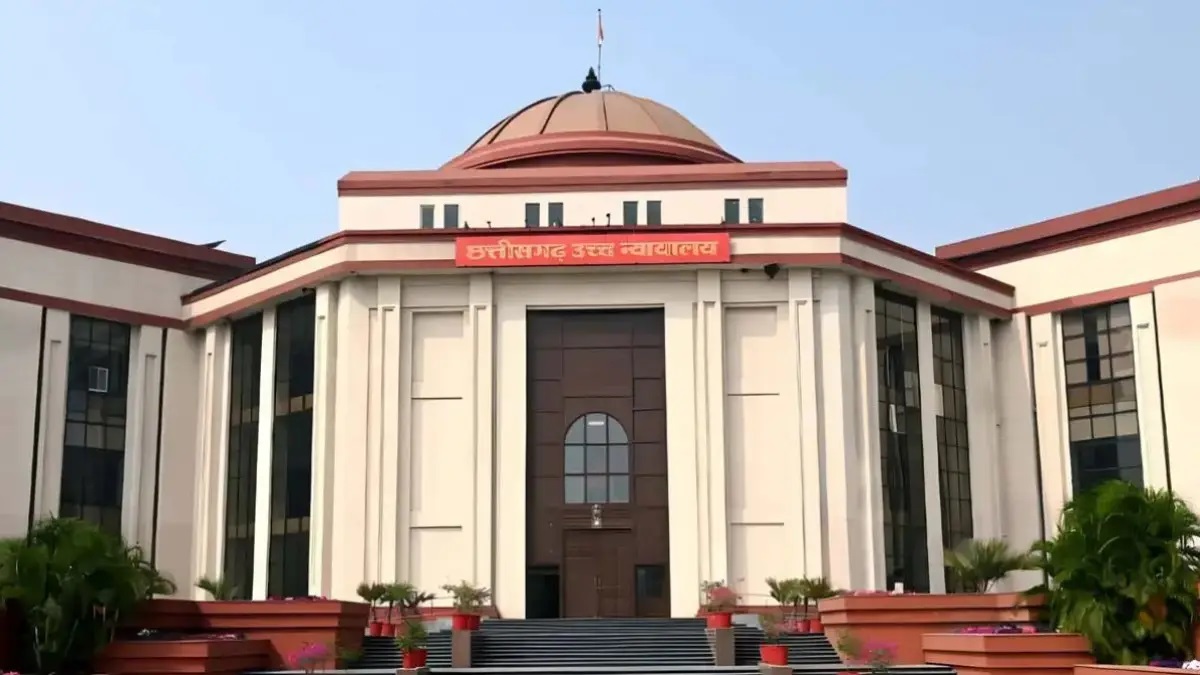 छत्तीसगढ़ हाईकोर्ट का बड़ा फैसला: महिला आरक्षित पद पुरुषों से भरना गैरकानूनी, नगर निगम देगा 3 लाख मुआवजा