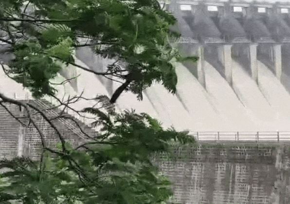 JABALPUR NEWS : बरगी बांध का बढ़ा जलस्तर, 5 गेट खुले, प्रशासन ने अलर्ट किया जारी 
