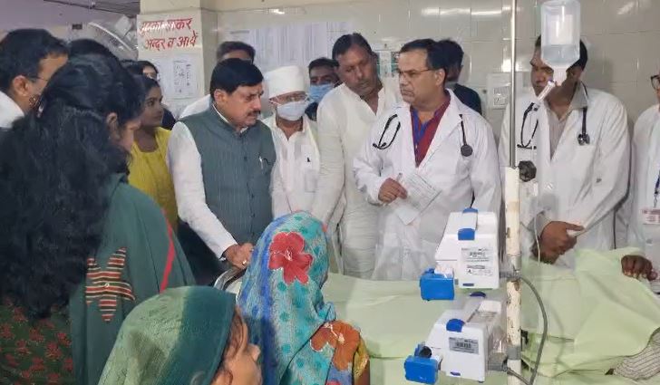 MP NEWS : सागर पहुंचे CM मोहन, जहरीली शराब से बीमार लोगों से की मुलाकात, 26 मौतों पर बड़ी कार्रवाई का अनुमान 