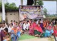 सड़क के लिए भूख हड़ताल के बाद 15 किमी पैदल चले ग्रामीण, जनपद कार्यालय पहुंचकर अधिकारियों से मांगा समाधान