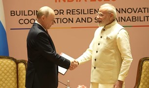 मोदी-पुतिन की 45 मिनट की गुफ्तगू खत्म, अब संयुक्त बयान का इंतजार; 100 अरब डॉलर का लक्ष्य चर्चा में