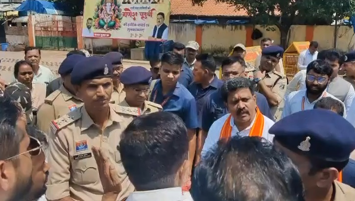 जगदलपुर में विजय शर्मा और कांग्रेसियों में बहस, दीपोत्सव के स्थल को लेकर गहमागहमी