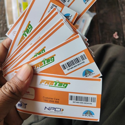 FASTag बदलने का झंझट खत्म, OneTag से बिना नया स्टिकर लगाए बदल सकेंगे बैंक