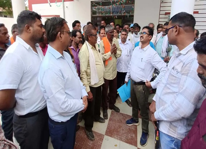 चार महीने से मजदूरी का इंतजार, 204 मजदूर आर्थिक संकट में; विभाग बोला- राशि आते ही होगा भुगतान