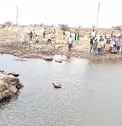 MORENA  NEWS: मुरैना में दर्दनाक हादसा ! पानी में डूबने से 2 मासूम बच्चो की मौत, शवों की तलाश जारी 