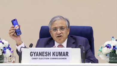 SIR विवाद के बीच चुनाव आयोग का बड़ा दावा, बिहार समेत कई राज्यों के आदेश सर्वसम्मति से मंजूर