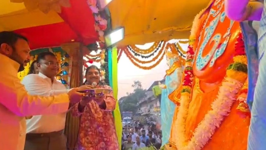 INDORE NEWS : इंदौर में अनंत चतुर्दशी का रंगारंग जुलूस शुरू, रातभर चलेगा झांकियों का कारवां, लोगों में अलग उत्साह 
