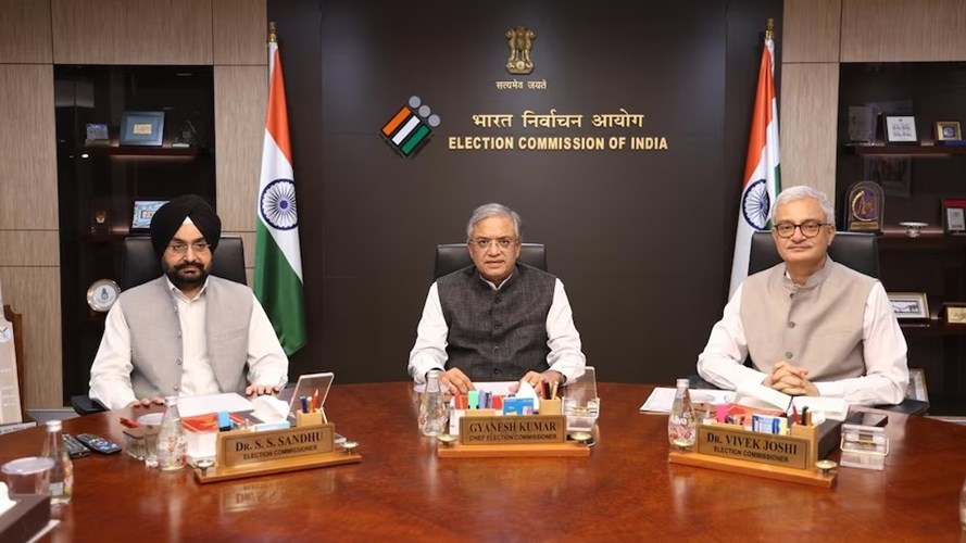 SIR पर चुनाव आयोग का बड़ा फैसला: अब घर आएगा BLO, ERO ऑफिस जाने की जरूरत नहीं