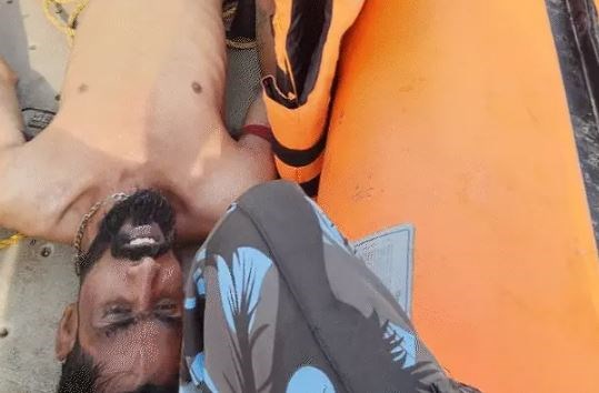 UJJAIN NEWS : 32 वर्षीय युवक की पानी में डूबने से मौत, महिला मित्र बनाती रही VIDEO, 4 घंटे बाद मिला शव  