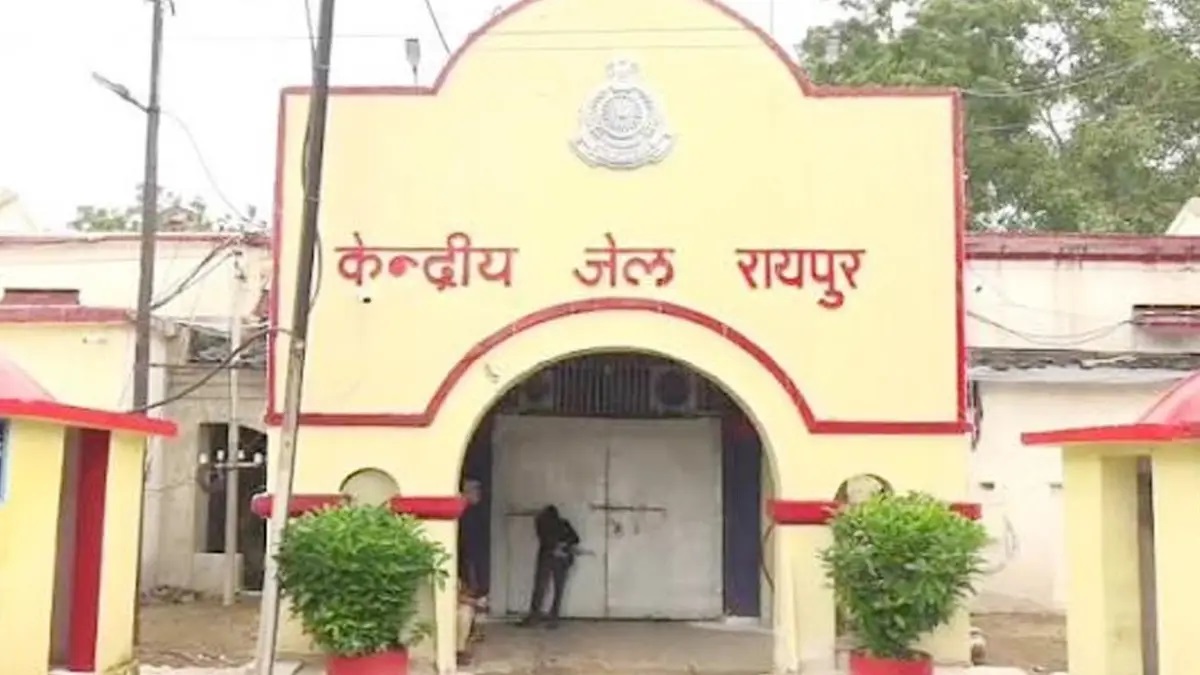 जेल के बाहर नशे का कारोबार! मंगौड़ी सेंटर से गांजा, नशीली गोलियां और कैश बरामद