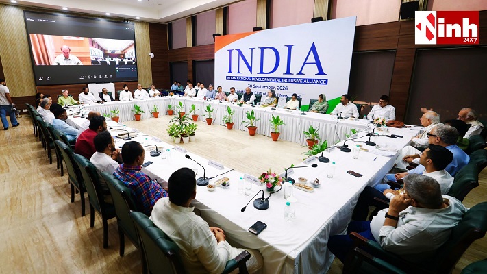 INDIA Bloc Meeting: चुनाव आयोग के खिलाफ INDIA ब्लॉक की रणनीति तैयार, खड़गे ने किया बड़े आंदोलन का ऐलान