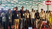 CJP Chappal Protest: बेंगलुरु में चप्पल आंदोलन, SIR के खिलाफ प्रदर्शन; ध्रुव राठी और प्रकाश राज हुए शामिल