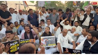 MP NEWS : ज्ञानेश कुमार के इस्तीफे को लेकर MP कांग्रेस का प्रदर्शन, सड़क पर बैठे दिग्विजय-जीतू, दी ये चेतावनी 