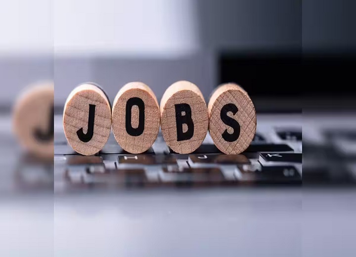 CG Government Jobs: छत्तीसगढ़ में चतुर्थ श्रेणी भर्ती के नियम बदले, अब 10वीं पास होना जरूरी