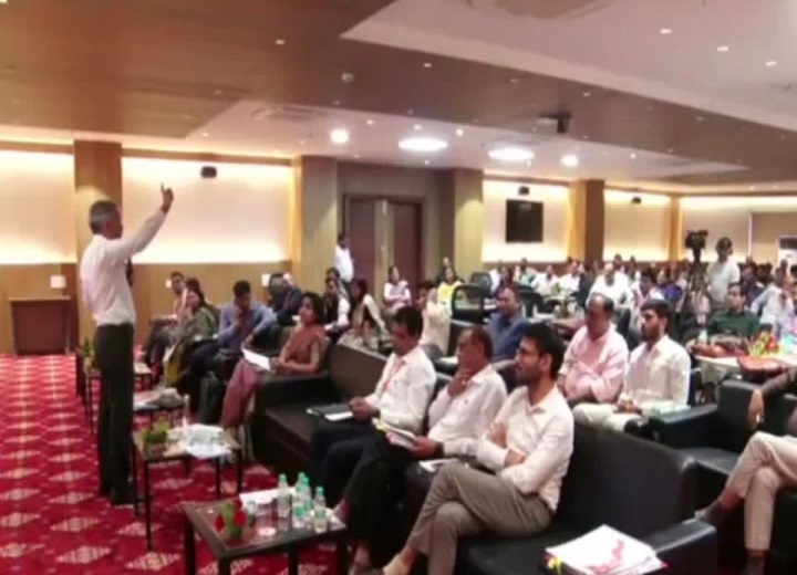 ₹306 की LED के लिए ₹11,800 खर्च, फिनाइल की कीमत में भी भारी अंतर! MP में सरकारी खरीद का मामला चर्चा में