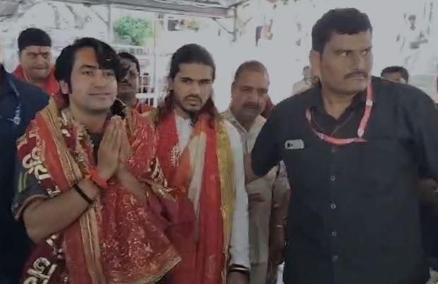MAIHAR NEWS :  मैहर पहुंचे बागेश्वर धाम के पीठाधीश्वर पंडित धीरेंद्र कृष्ण शास्त्री, मां शारदा के किए दर्शन