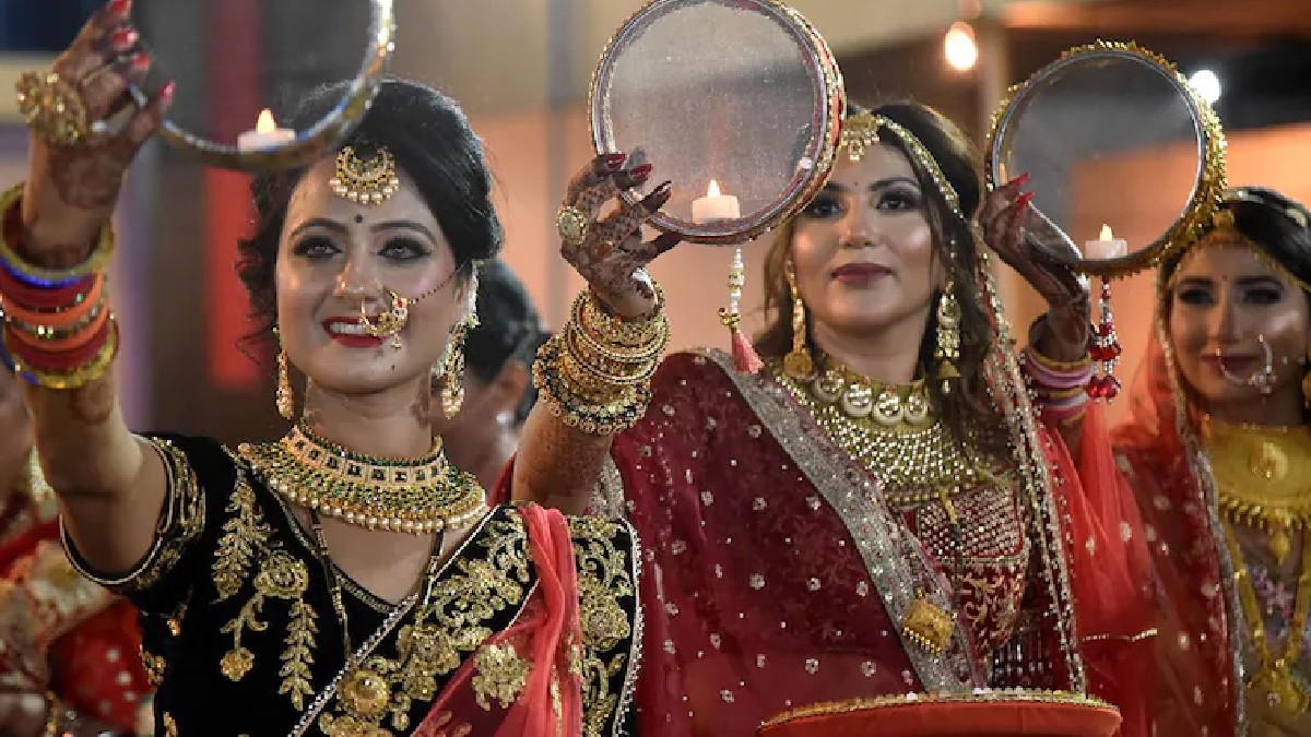 Karwa chauth 2026 : करवाचौथ के दिन महिलाएं इन कामों को करने से बचे, नहीं तो व्रत रह जाएगा अधूरा, यहां देखें शुभ मुहूर्त