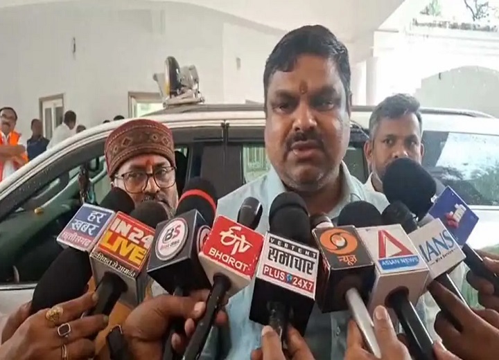 बारिश और चक्रवात का असर: शिक्षा मंत्री गजेंद्र यादव ने स्कूलों की छुट्टी पर दिया बड़ा अपडेट