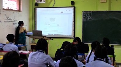 डोंगरगढ़ के पीएम श्री स्कूल में डिजिटल शिक्षा का कमाल, 7 स्मार्ट क्लास से पढ़ाई हुई आसान