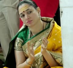 UJJAIN NEWS : महाकाल के दर्शन के लिए पहुंची एक्ट्रेस तमन्ना भाटिया, परिवार संग भस्म आरती में हुई शामिल, लिया आशीर्वाद 