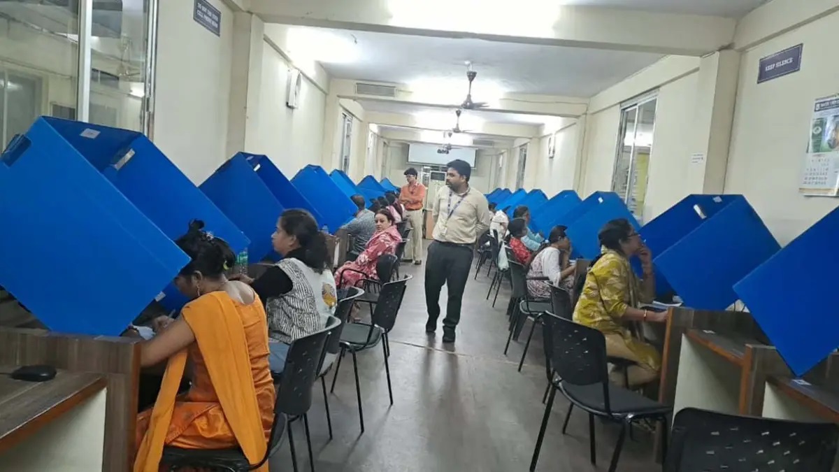 स्वामी आत्मानंद स्कूलों की भर्ती परीक्षा में 83.25% अभ्यर्थी शामिल, 1812 पदों के लिए CBT शुरू