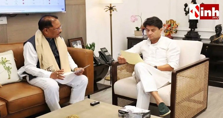 सीएम साय ने संचार मंत्री सिंधिया से की मुलाकात, छग के लिए 2,305 नए मोबाइल टावरों की मांग
