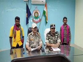 Dantewada में 2 ईनामी नक्सली गिरफ्तार, DRG और CRPF की संयुक्त कार्रवाई